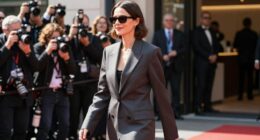 private versus public reveal