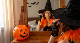 How to Choose Halloween Costume Accessories For Adults